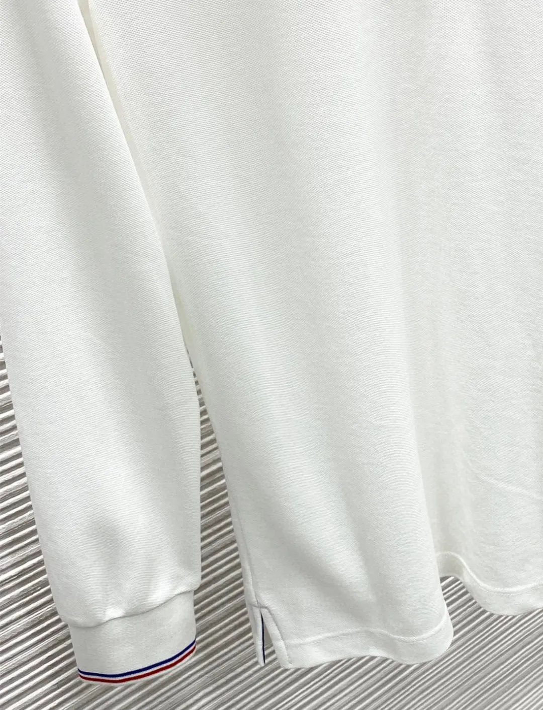 MONCLER/ SS Polo 。 T . . ! Piquet , “ ”。 . , , logo ， ， ， ， ， ， 。 Black/White/ Size：M~3XL